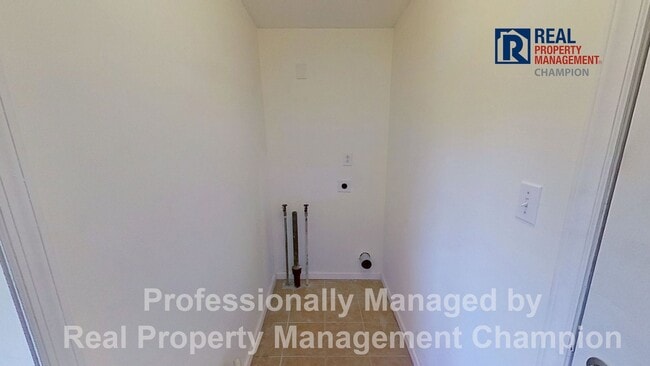 Foto del edificio - 2 BD/1 BA on Wooded Lot Near Hines Farm Park and Stables