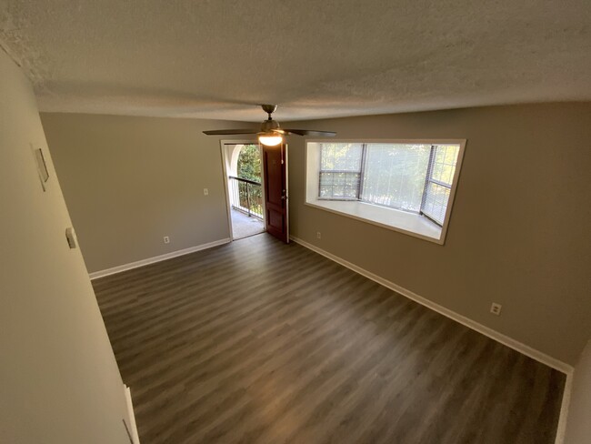 Living Room - 6 Vivian Ln NE