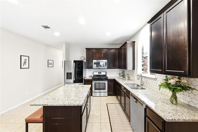 Building Photo - 145 Sundown Ave