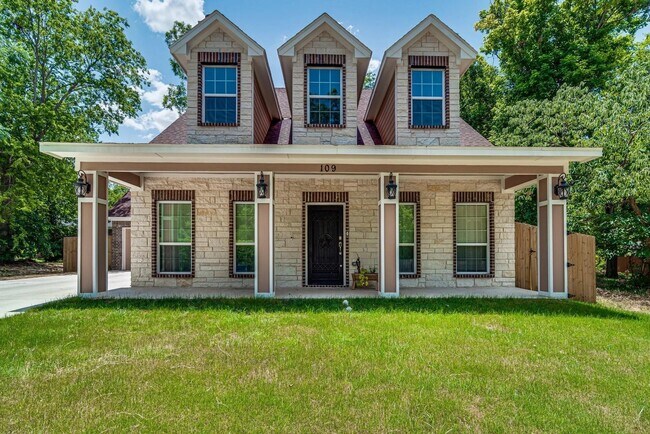 Front - 109 McClain St
