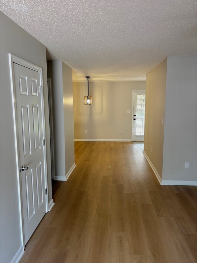 Building Photo - 319 7th Street Pl SW