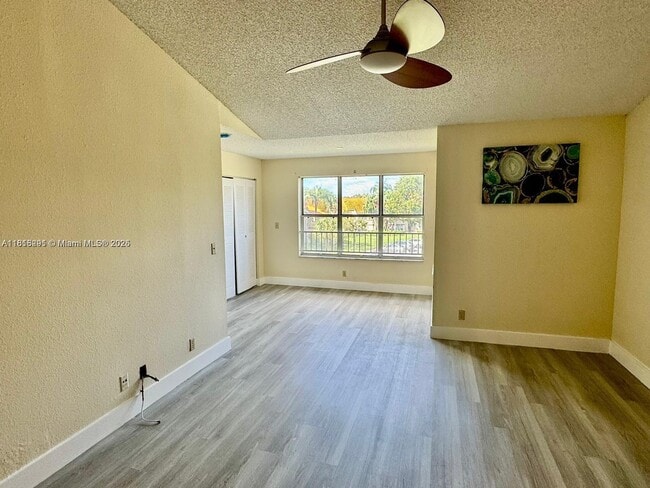 Building Photo - 3390 Pinewalk Dr N