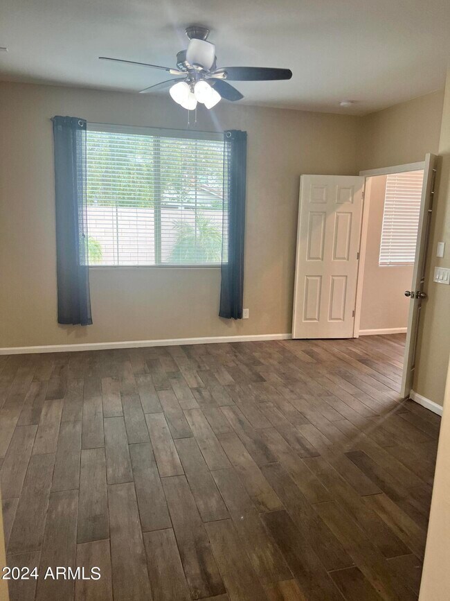 Foto del edificio - 3224 E Dogwood Pl