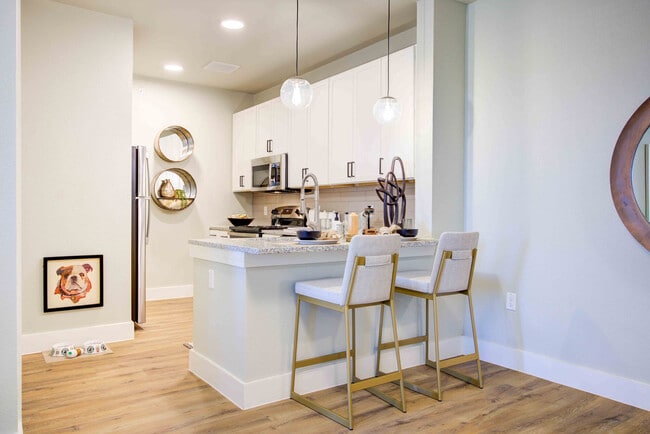 Sendero Trace apartments — community photo - Sendero Trace