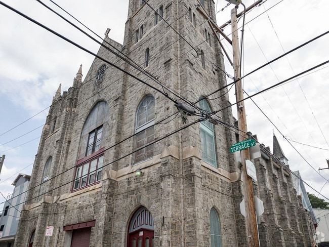 Building Photo - 151 Salaignac St
