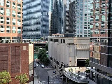 Primary Photo - 440 N McClurg Ct