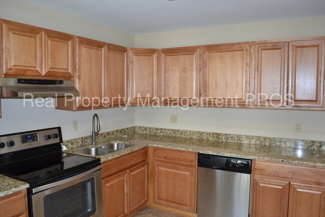 Building Photo - 2339 Hunters Square Ct