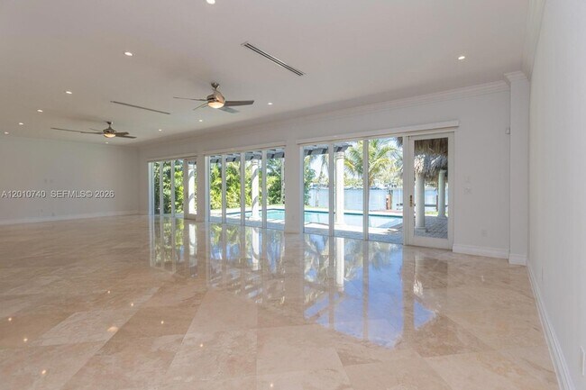 Foto del edificio - 425 N Shore Dr