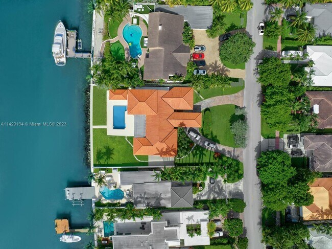 Foto del edificio - 1730 Bay Dr