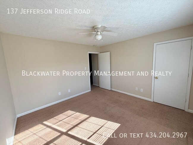 Building Photo - 137 Jefferson Ridge Rd
