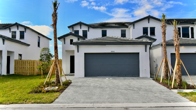 Photo - 4949 Peacock Wy Townhome