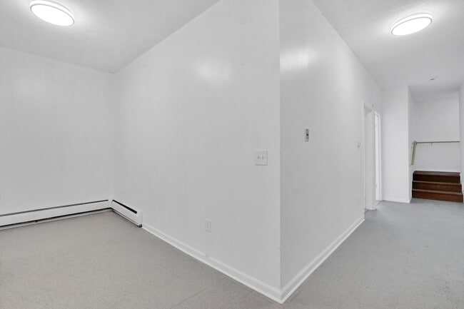 Building Photo - 296 Hancock St