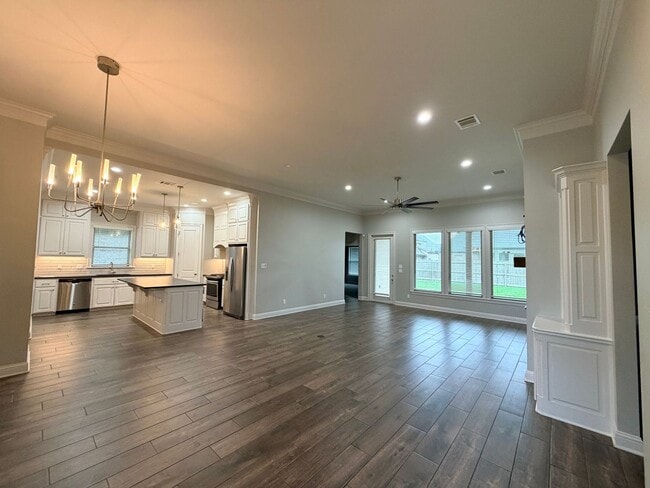 Building Photo - Gated Community Close to Barksdale Air Force Base...