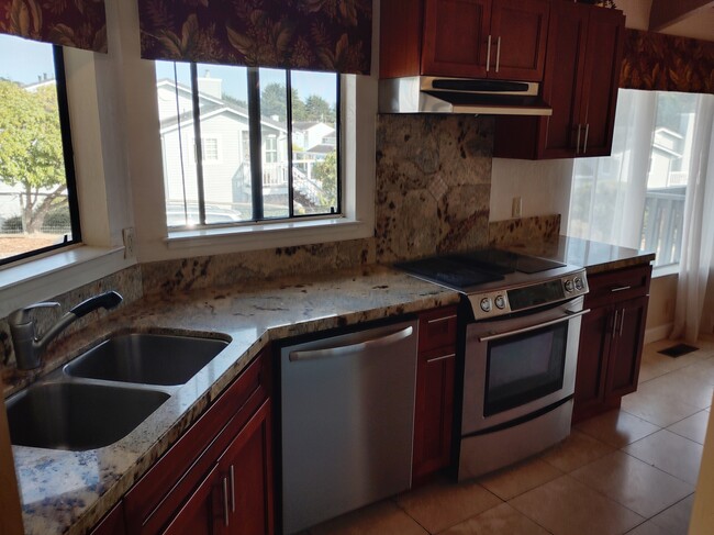 Building Photo - 463 Sea Horse Dr