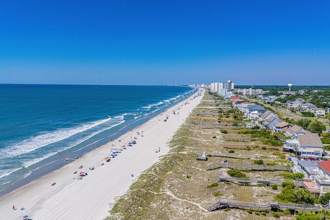 Foto del edificio - Coastal Living at its Best: Charming 3-Bedroom Near the Beach