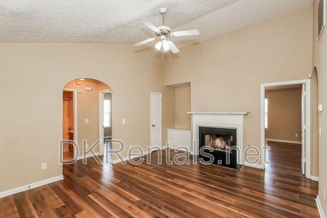 Foto del edificio - 134 Misty Ridge Trail