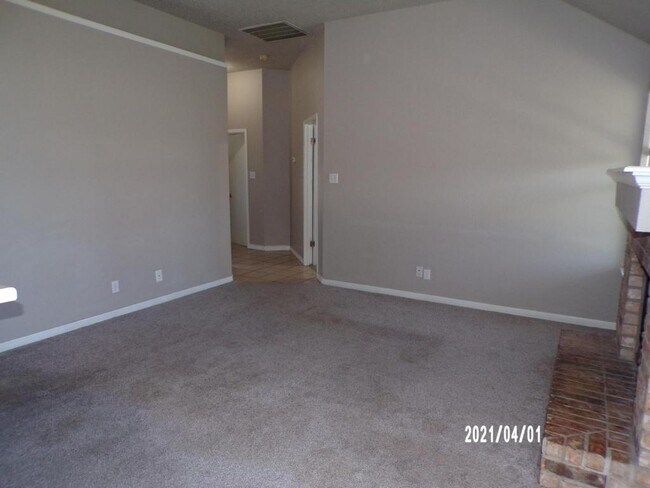 Foto del edificio - 2604 Remington Dr