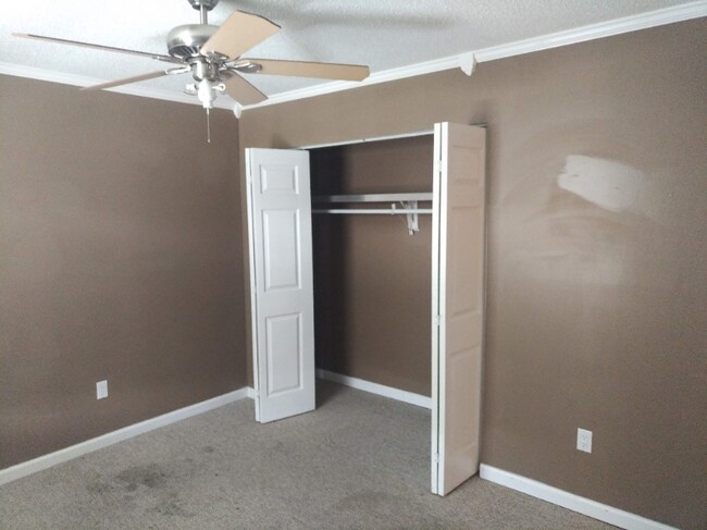 Building Photo - 1310 Santa Fe Cir