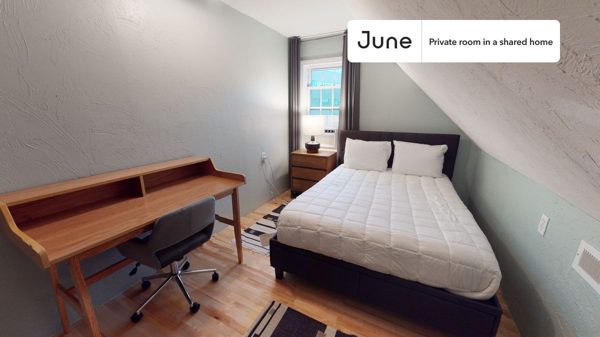 Private bedroom in 7 bed/2.5 bath Home - Private bedroom in 7 bed/2.5 bath Home