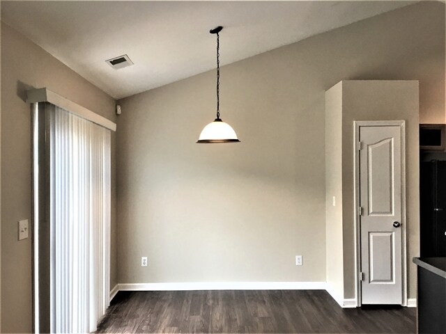 Foto del edificio - 517 Lindsborg Trl