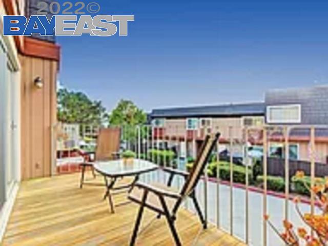 Foto del edificio - 828 Ridge Ct