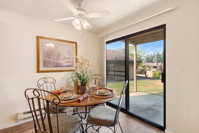 Separate Dining Area - Mariners Glen Apartment Homes