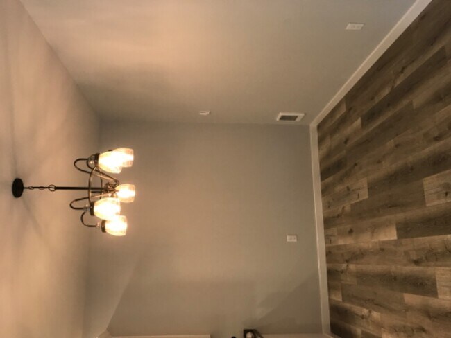 Foto del edificio - 533 Sunset Ave NE