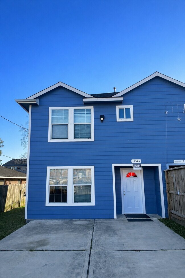 Building Photo - 6514b Culmore Dr