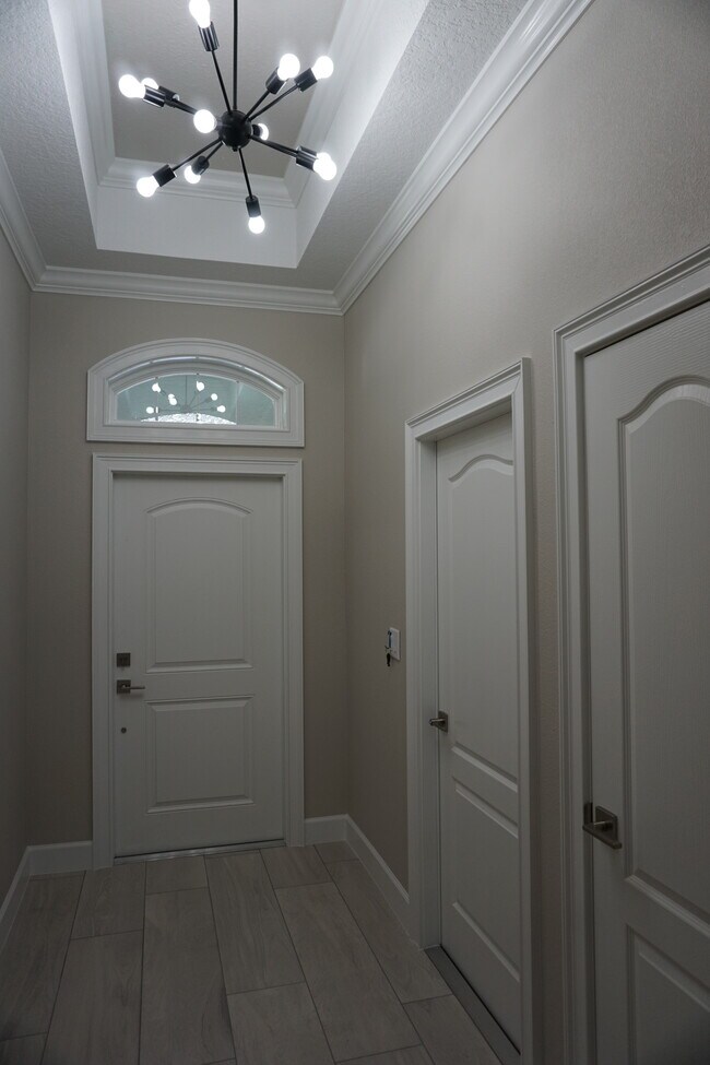 Building Photo - 6480 W Oak Park Blvd