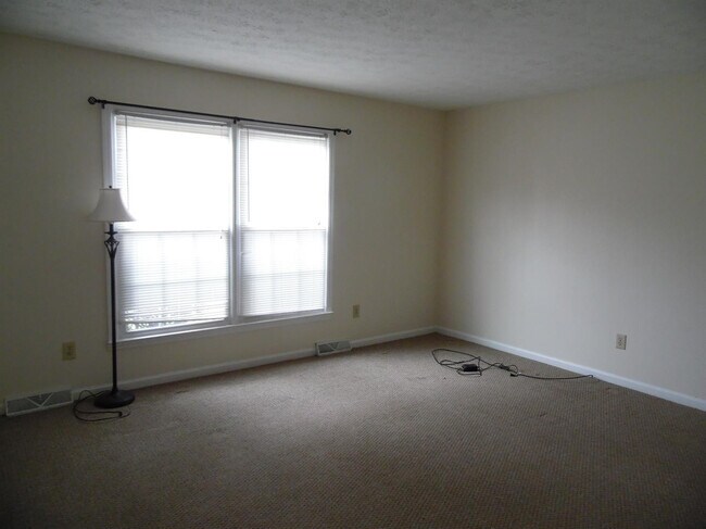 Building Photo - 3332 Spangler Dr