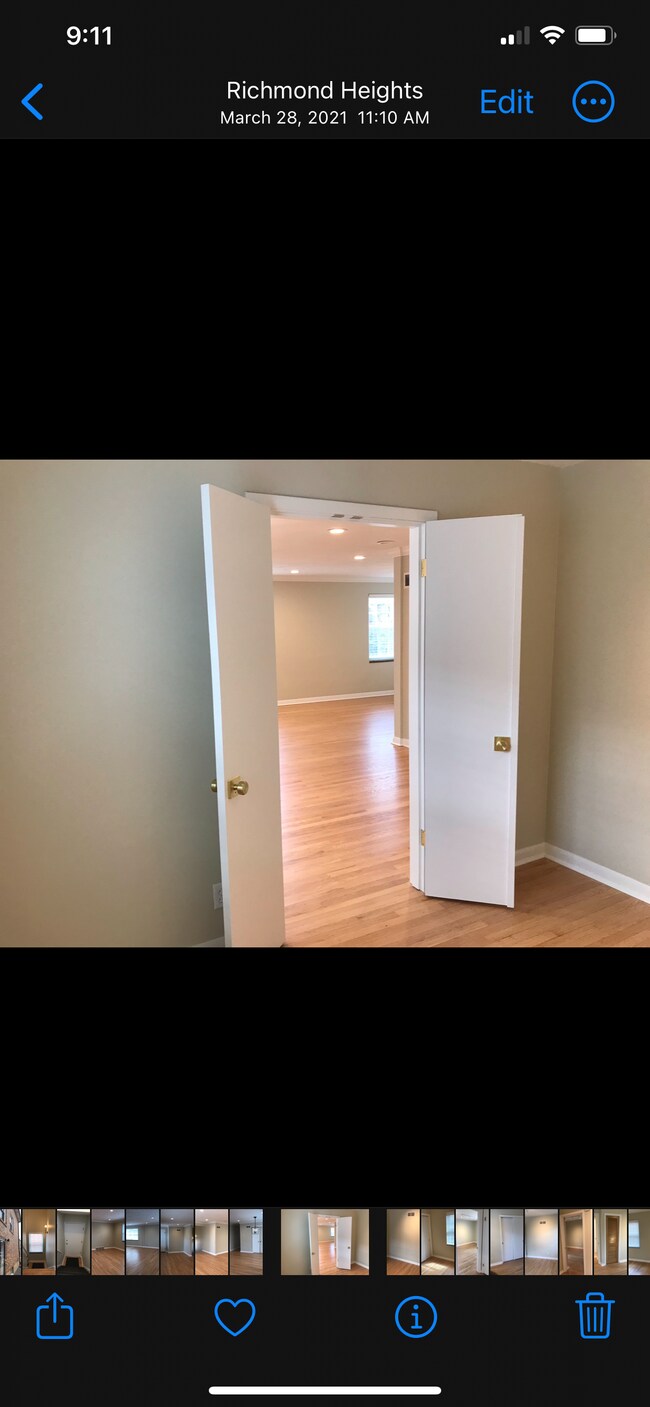 Sala de estar principal con sala de estar o tercer dormitorio - 7713 Brookline Ter