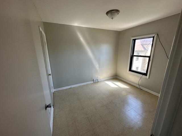 Foto del edificio - 210 Thornton Ave