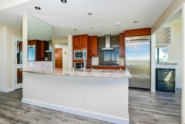 Foto del edificio - 700 W E St