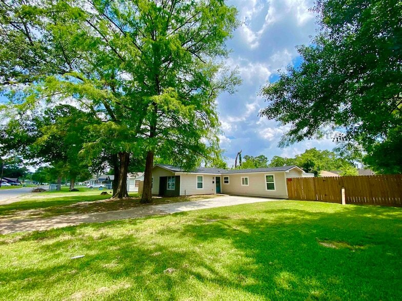 Primary Photo - 2495 Hayes Lane