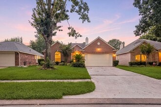 Building Photo - 10211 Wildwood Park Ln