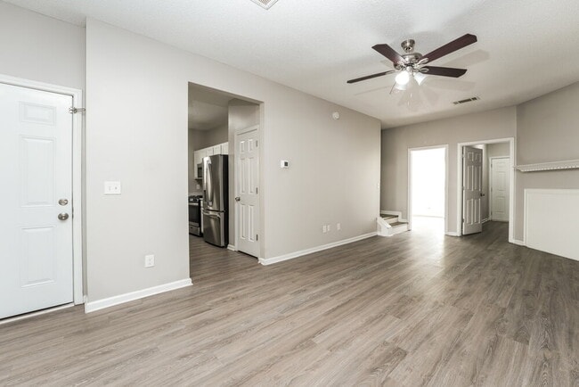 Building Photo - 7752 Newbury Dr