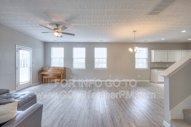 Foto del edificio - 1012 Trevino Pl