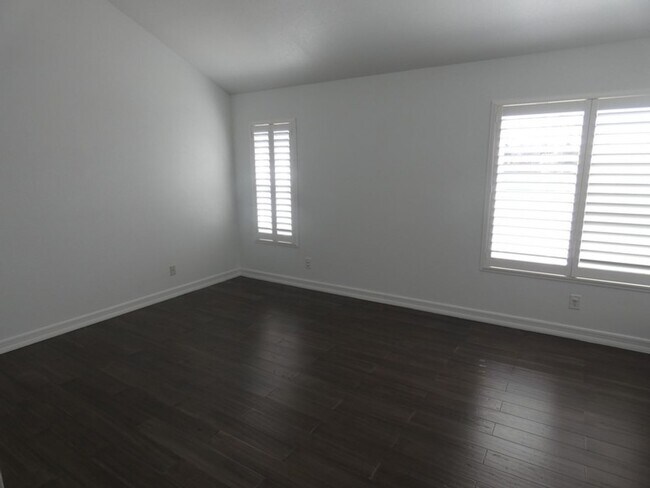 Foto del edificio - Gorgeous 4 bedroom & 3 bathroom house