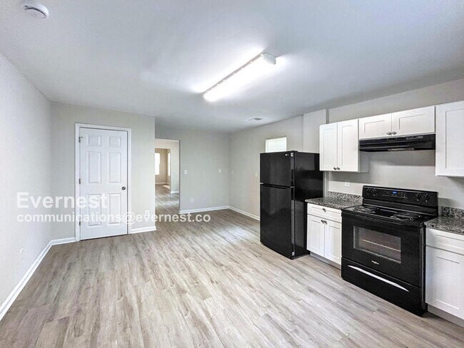 Foto del edificio - 915 Ridge Ave NW