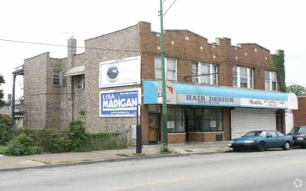 Building Photo - 5143 W Division St