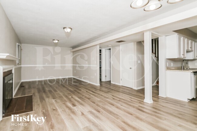 Foto del edificio - 1798 Maple Ave