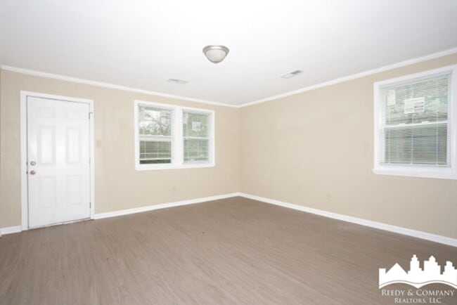 Building Photo - 2909 Flora Ave