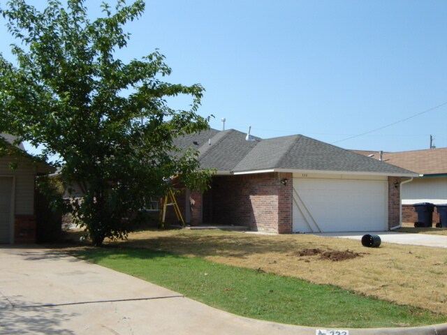 Primary Photo - 3 BED 2 BATH 2 CAR GARAGE COLLEGE PARK-OKC