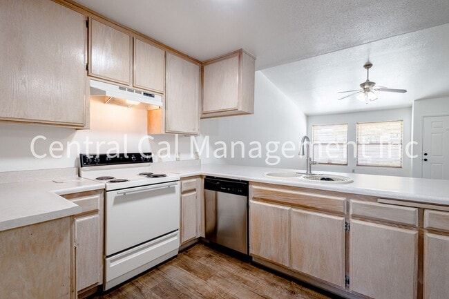 Foto del edificio - 4207 Eton St