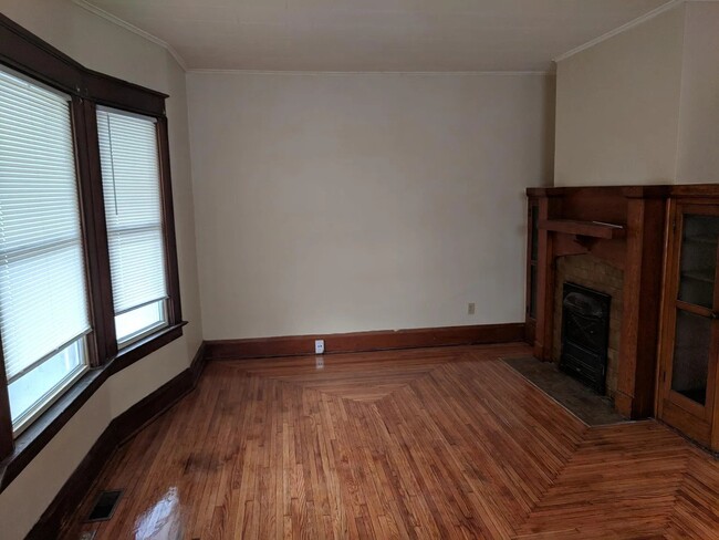 Building Photo - 4112 Burnham Ave