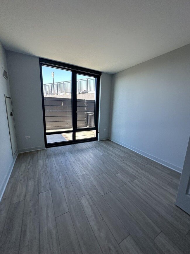 Foto del edificio - 2 bedroom in Chicago IL Unit 510