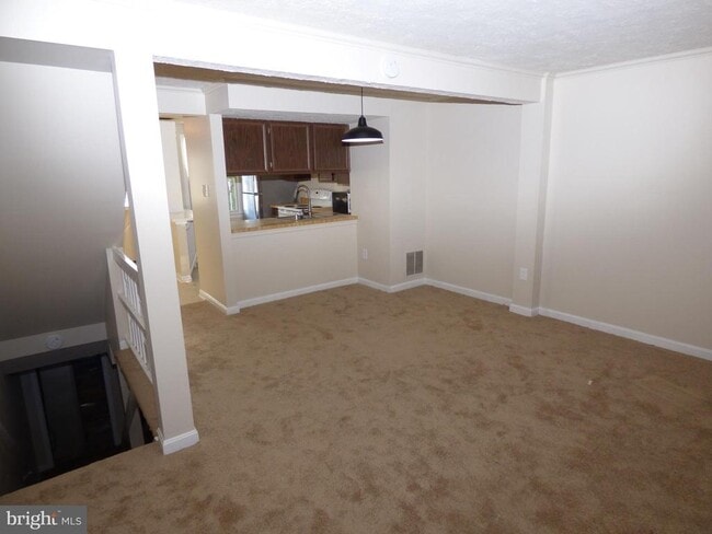 Building Photo - 6801 Farmbrook Ct