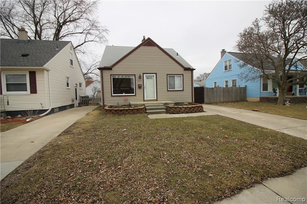 Primary Photo - 658 Capitol Ave