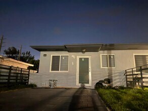 Building Photo - 225 SW 76th Ct