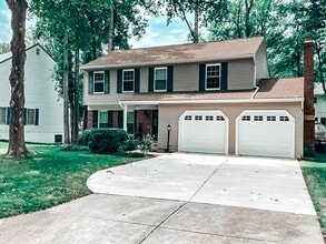 Building Photo - 15202 Holleyside Dr
